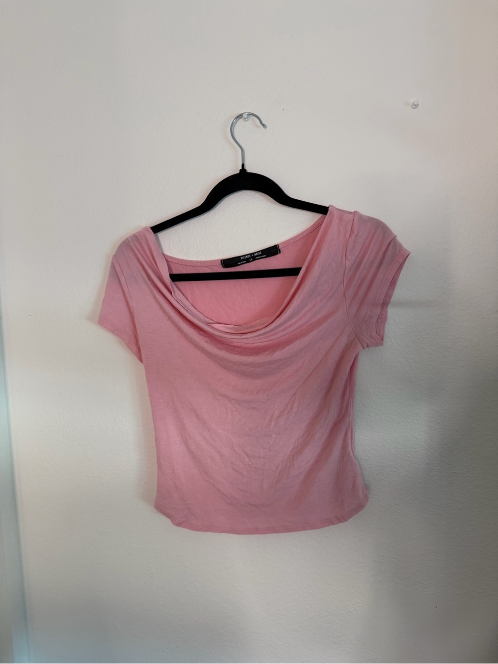 Silence+Noise Pink off the shoulder Short Sleeve Top